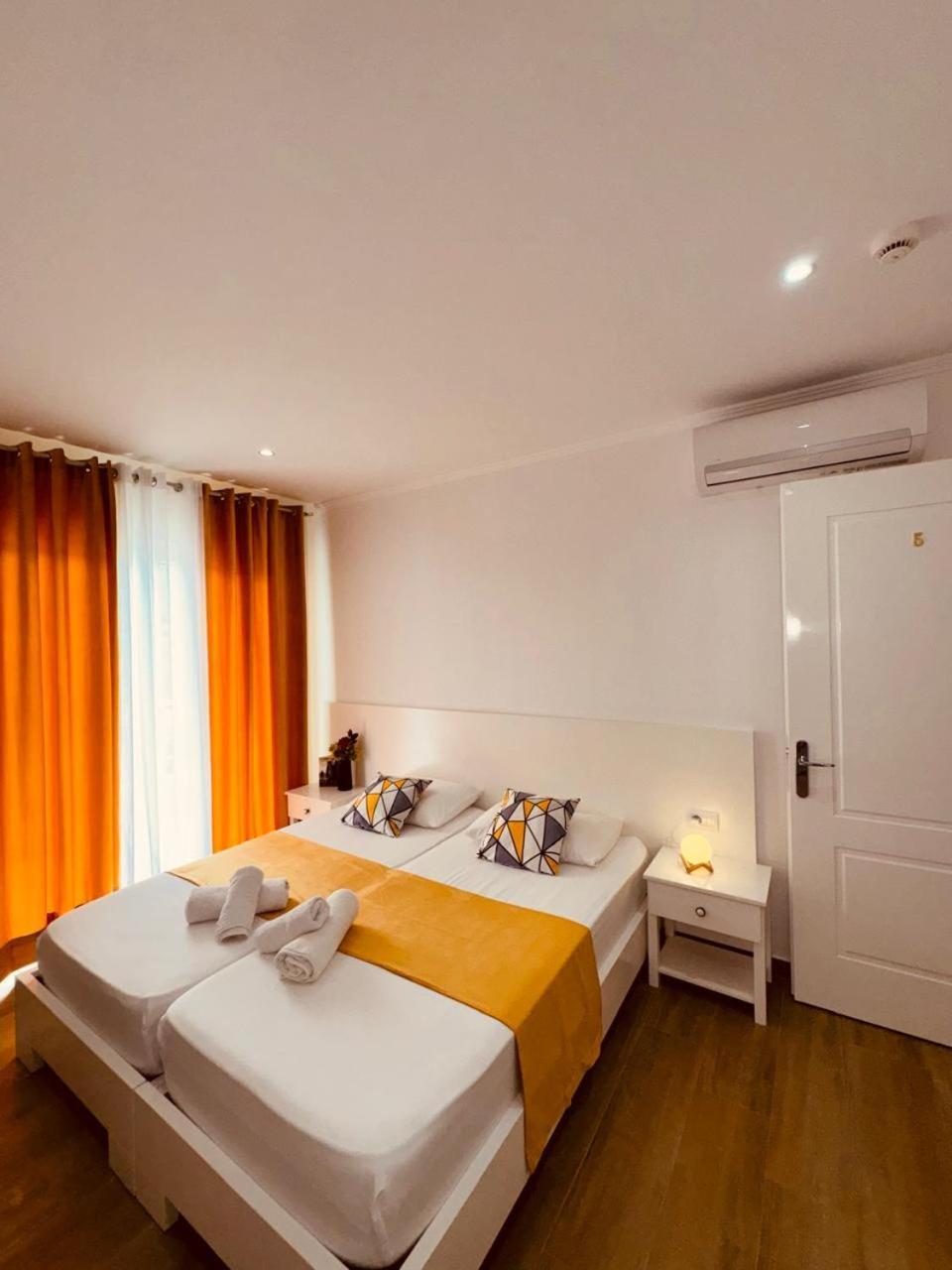 Orfeu Apartamento *