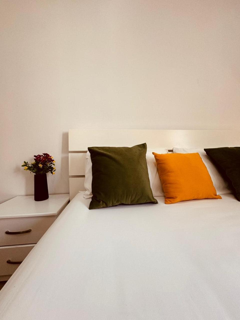 Orfeu Apartment *