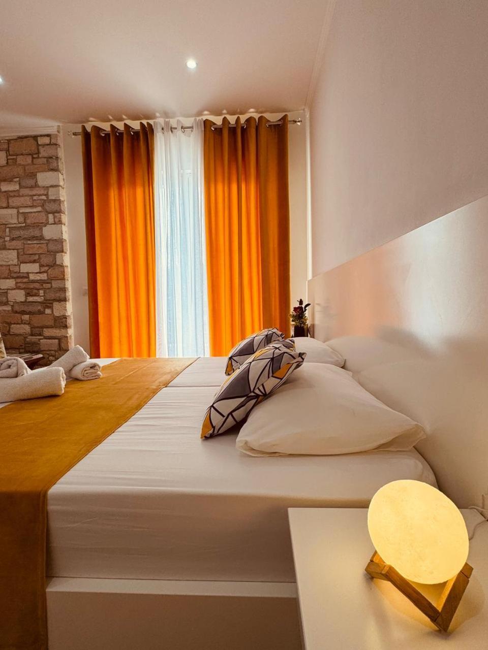 Orfeu Apartamento *